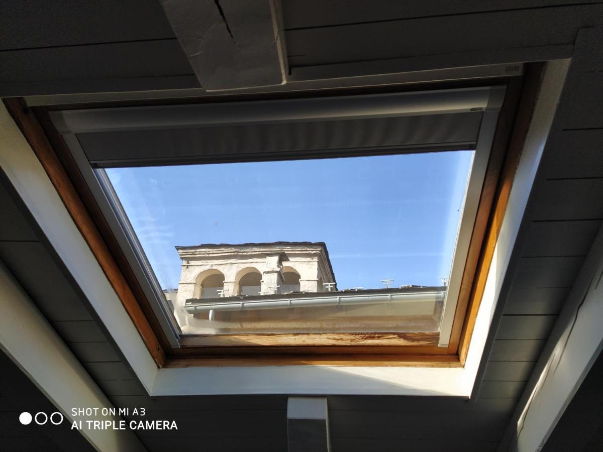 Appartamento Un oeil sur la cathédrale Aosta Esterno foto